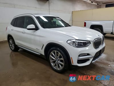 Czwarte zdjęcie samochodu z boku: 2018 BMW X3 XDRIVE30I VIN:5UXTR9C57JLA44514 - miniatura