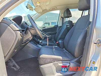 Zdjęcie 7 z 12 samochodu: 2010 VOLKSWAGEN TIGUAN SE VIN:WVGBV7AX6AW523838 - miniatura