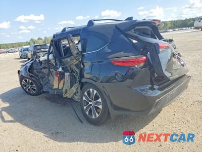 Drugie zdjęcie samochodu z przodu: 2022 TOYOTA HIGHLANDER XLE VIN:5TDHZRBH4NS227857 - miniatura