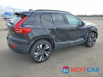 Trzecie zdjęcie samochodu z tyłu: 2024 VOLVO XC40 PLUS VIN:YV4L12UL5R2298179 - miniatura