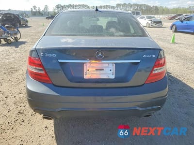 Zdjęcie 6 z 12 samochodu: 2013 MERCEDES-BENZ C 300 4MATIC VIN:WDDGF8AB4DG119541 - miniatura