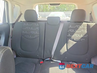 Zdjęcie 10 z 13 samochodu: 2012 KIA SOUL + VIN:KNDJT2A68C7471237 - miniatura