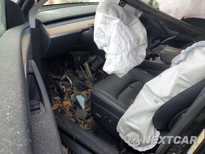 Zdjęcie 8 z 12 samochodu: 2025 TESLA MODEL Y VIN:7SAYGDED1SA365440 - miniatura