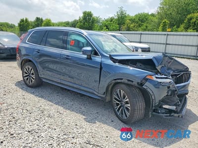 Czwarte zdjęcie samochodu z boku: 2021 VOLVO XC90 T6 MOMENTUM VIN:YV4A22PK8M1686609 - miniatura