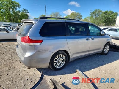 Trzecie zdjęcie samochodu z tyłu: 2011 TOYOTA SIENNA XLE 8-PASSENGER VIN:5TDYK3DC4BS149207 - miniatura
