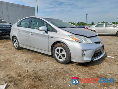 Czwarte zdjęcie samochodu z boku: 2014 TOYOTA PRIUS THREE VIN:JTDKN3DU4E1745053 - miniatura
