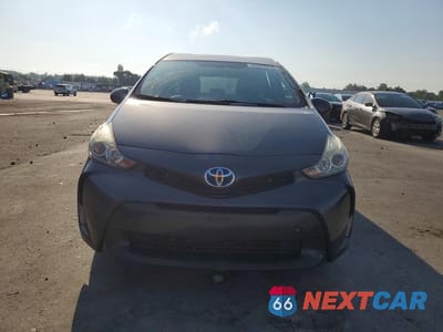 Piąte zdjęcie samochodu w środku: 2016 TOYOTA PRIUS V THREE VIN:JTDZN3EU3GJ047520 - miniatura