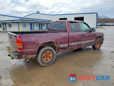 Trzecie zdjęcie samochodu z tyłu: 2001 CHEVROLET SILVERADO C1500 VIN:2GCEC19V311350178 - miniatura