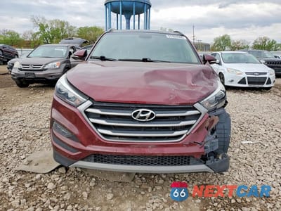 Piąte zdjęcie samochodu w środku: 2018 HYUNDAI TUCSON VALUE VIN:KM8J33A25JU633077 - miniatura