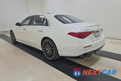 Trzecie zdjęcie samochodu z tyłu: 2021 MERCEDES-BENZ S 580 4MATIC VIN:W1K6G7GB1MA049655 - miniatura