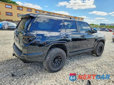 Trzecie zdjęcie samochodu z tyłu: 2022 TOYOTA 4RUNNER TRD SPORT VIN:JTEAU5JR0N5255319 - miniatura