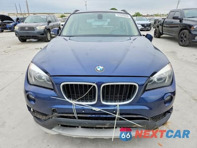 Piąte zdjęcie samochodu w środku: 2015 BMW X1 SDRIVE28I VIN:WBAVM1C50FV317129 - miniatura