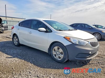Czwarte zdjęcie samochodu z boku: 2014 KIA FORTE LX 4DR VIN:KNAFK4A67E5165159 - miniatura