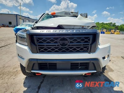 Piąte zdjęcie samochodu w środku: 2024 NISSAN FRONTIER PRO-4X VIN:1N6ED1EK3RN602396 - miniatura