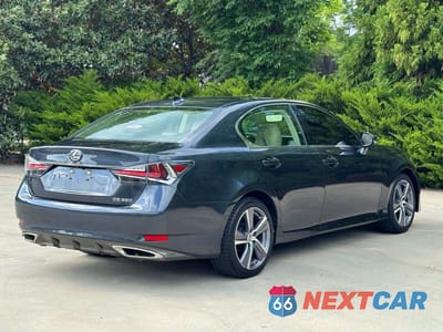 Czwarte zdjęcie samochodu z boku: 2017 LEXUS GS 350 BASE VIN:JTHBZ1BL6HA010841 - miniatura