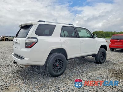 Trzecie zdjęcie samochodu z tyłu: 2024 TOYOTA 4RUNNER SR5 VIN:JTEMU5JR2R6284317 - miniatura