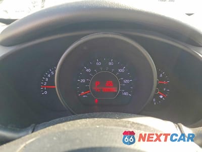 Zdjęcie 9 z 12 samochodu: 2016 KIA SOUL BASE VIN:KNDJN2A24G7832282 - miniatura