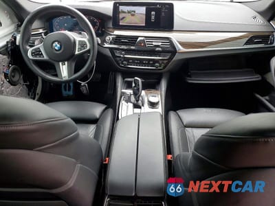 Zdjęcie 8 z 13 samochodu: 2022 BMW M550XI VIN:WBA13BK04NCJ66237 - miniatura