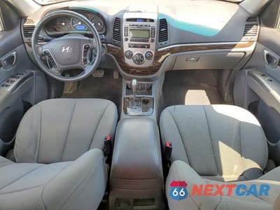 Zdjęcie 8 z 14 samochodu: 2010 HYUNDAI SANTA FE GLS VIN:5NMSG3AB3AH382824 - miniatura
