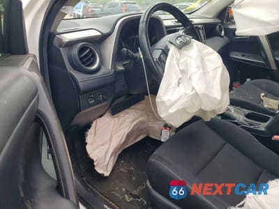 Zdjęcie 8 z 12 samochodu: 2018 TOYOTA RAV4 XLE VIN:JTMWFREVXJJ726154 - miniatura