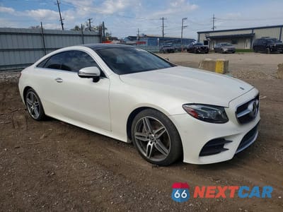 Czwarte zdjęcie samochodu z boku: 2018 MERCEDES-BENZ E 400 VIN:WDD1J6FB1JF014586 - miniatura