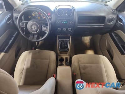 Zdjęcie 8 z 14 samochodu: 2015 JEEP PATRIOT SPORT VIN:1C4NJRBB7FD109322 - miniatura