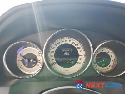Zdjęcie 9 z 13 samochodu: 2014 MERCEDES-BENZ E 350 VIN:WDDKK5KF4EF239854 - miniatura
