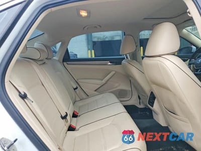 Zdjęcie 10 z 12 samochodu: 2018 VOLKSWAGEN PASSAT SE VIN:1VWBA7A39JC004598 - miniatura
