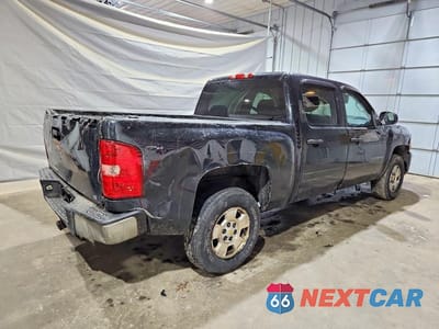 Trzecie zdjęcie samochodu z tyłu: 2012 CHEVROLET SILVERADO K1500 LT VIN:1GCPKSE78CF186740 - miniatura