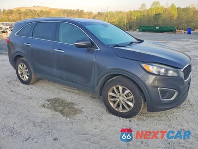 Czwarte zdjęcie samochodu z boku: 2017 KIA SORENTO LX V6 VIN:5XYPG4A53HG288842 - miniatura