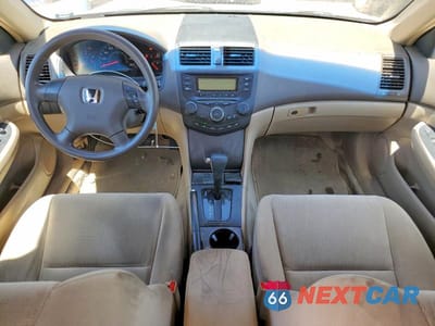 Zdjęcie 8 z 13 samochodu: 2005 HONDA ACCORD LX VIN:3HGCM56425G707789 - miniatura
