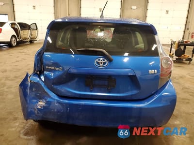 Zdjęcie 6 z 12 samochodu: 2013 TOYOTA PRIUS C ONE VIN:JTDKDTB36D1050939 - miniatura