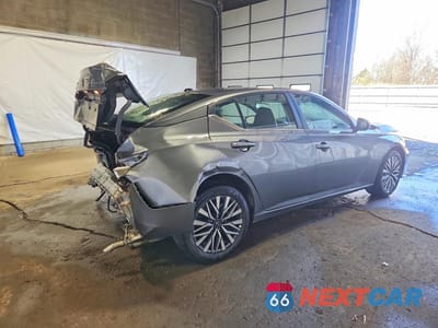 Trzecie zdjęcie samochodu z tyłu: 2026 NISSAN ALTIMA SV VIN:1N4BL4DV8TN305353 - miniatura