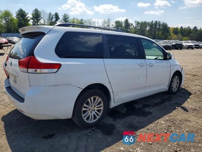 Trzecie zdjęcie samochodu z tyłu: 2014 TOYOTA SIENNA XLE 8-PASSENGER VIN:5TDYK3DC1ES472750 - miniatura