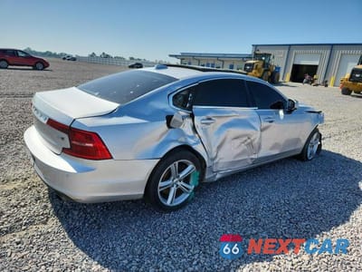 Trzecie zdjęcie samochodu z tyłu: 2018 VOLVO S90 T5 MOMENTUM VIN:LVY982MK6JP034064 - miniatura