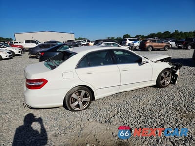 Trzecie zdjęcie samochodu z tyłu: 2010 MERCEDES-BENZ E 350 VIN:WDDHF5GB1AA053605 - miniatura