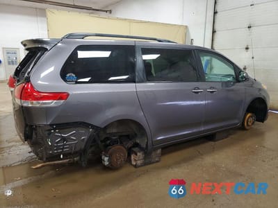 Trzecie zdjęcie samochodu z tyłu: 2014 TOYOTA SIENNA XLE 7-PASSENGER VIN:5TDDK3DC5ES086962 - miniatura