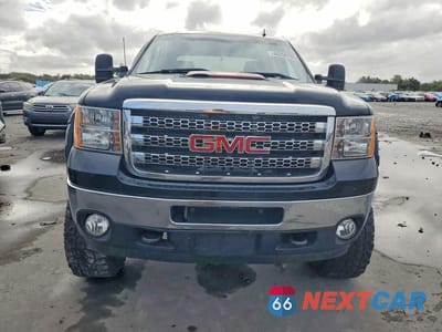 Piąte zdjęcie samochodu w środku: 2012 GMC SIERRA K2500 SLT VIN:1GT121E88CF138423 - miniatura