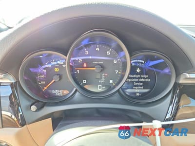 Zdjęcie 9 z 12 samochodu: 2019 PORSCHE MACAN VIN:WP1AA2A54KLB06829 - miniatura