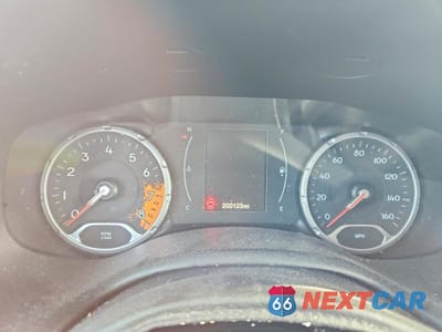 Zdjęcie 9 z 13 samochodu: 2015 JEEP RENEGADE LATITUDE VIN:ZACCJBBT2FPB97754 - miniatura