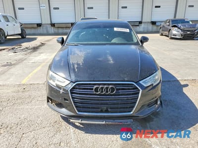 Piąte zdjęcie samochodu w środku: 2017 AUDI A3 PREMIUM VIN:WAUAUGFF7H1042522 - miniatura