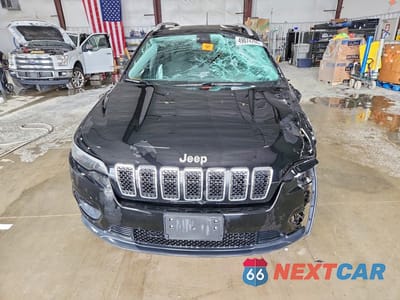 Piąte zdjęcie samochodu w środku: 2019 JEEP CHEROKEE LATITUDE VIN:1C4PJLCX8KD222870 - miniatura