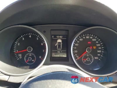 Zdjęcie 9 z 12 samochodu: 2010 VOLKSWAGEN GTI VIN:WVWGD7AJ0AW271013 - miniatura
