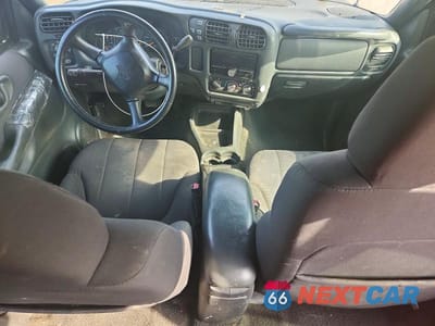 Zdjęcie 8 z 12 samochodu: 2003 CHEVROLET S TRUCK S10 VIN:1GCDT13X53K111966 - miniatura