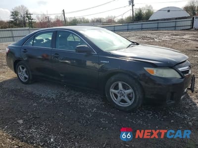 Czwarte zdjęcie samochodu z boku: 2011 TOYOTA CAMRY HYBRID BASE VIN:4T1BB3EK0BU135498 - miniatura