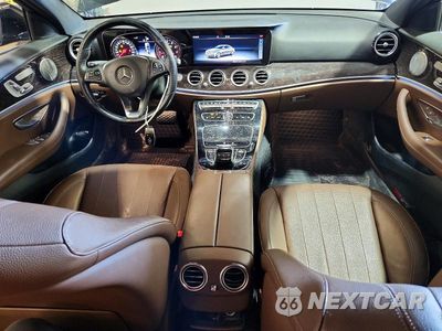 Zdjęcie 8 z 13 samochodu: 2017 MERCEDES-BENZ E 300 4MATIC VIN:WDDZF4KB2HA056495 - miniatura