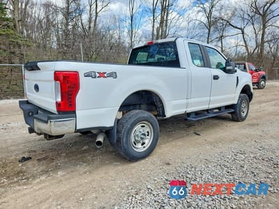 Trzecie zdjęcie samochodu z tyłu: 2017 FORD F250 SUPER DUTY VIN:1FT7X2B63HEE62235 - miniatura