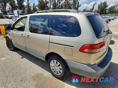Drugie zdjęcie samochodu z przodu: 2002 TOYOTA SIENNA CE VIN:4T3ZF19C72U473014 - miniatura