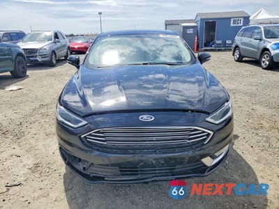 Piąte zdjęcie samochodu w środku: 2017 FORD FUSION TITANIUM PHEV VIN:3FA6P0SU7HR225829 - miniatura