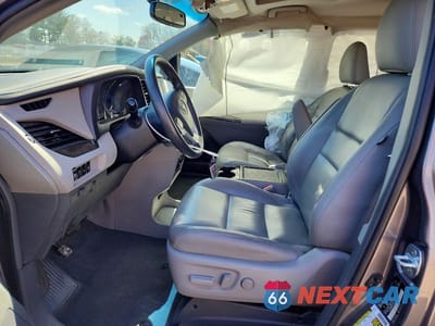 Zdjęcie 7 z 13 samochodu: 2017 TOYOTA SIENNA XLE PREMIUM 7-PASSENGER VIN:5TDDZ3DC0HS149952 - miniatura